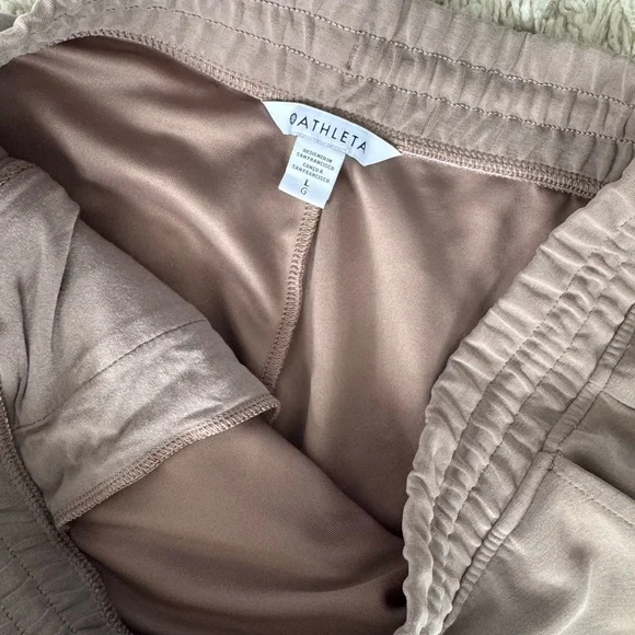 Athleta Seasoft Mid Rise Straight Crop EUC Size Large Inseam 25” - Picture 5 of 8